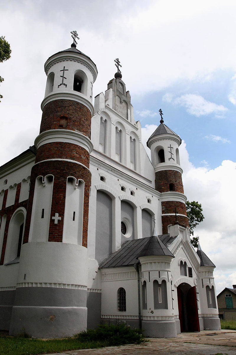 Церковь Свято-Рождества Богородицы в деревне Мурованка