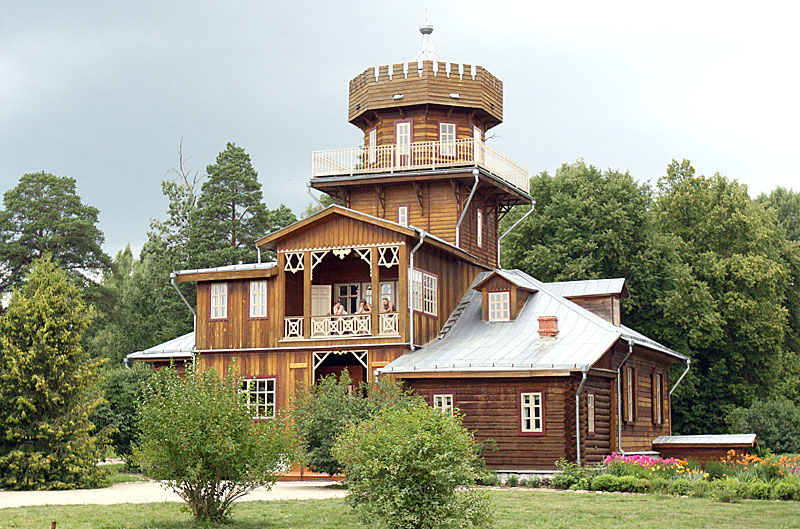 “兹德拉夫尼沃”伊利亚•列宾庄园博物馆