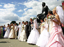 A wedding parade on Independence Day, Minsk
