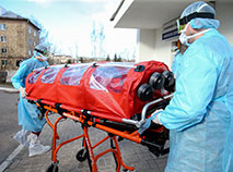 Minsk medics undergo training to respond to a suspected coronavirus case (February 2020)