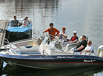 Экскурсии по Припяти и ее протокам на современных моторных катерах