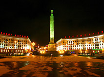 Ночной вид Площади Победы. Минск