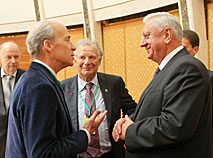 Nobel Laureates Roger Kornberg and Zhores Alferov talk with Prime Minister of Belarus Mikhail Myasnikovich at the forum Russia-Belarus-Skolkovo: Common Innovation Space (2012)