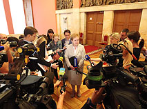 Председатель ЦИК Беларуси Лидия Ермошина отвечает на вопросы журналистов по итогам заседания Палаты представителей Национального собрания, где была утверждена дата президентских выборов-2015
