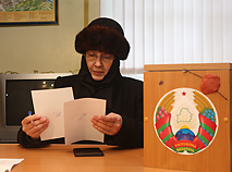 Насельницы Гродненского Свято-Рождество-Богородицкого женского монастыря принимают участие в выборах, 2018