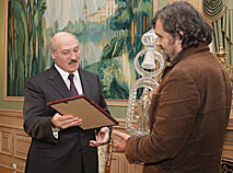 President of Belarus Aleksandr Lukashenko awards a special prize “For preserving and promoting traditions of spirituality in cinema art” to famous Serbian director Emir Kusturi
