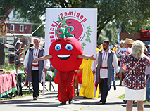 Фестиваль в честь помидора в Ивье