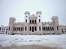 Коcаўскі палац падчас рэстаўрацыі (снежань 2012 года)