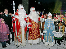 Российский и белорусский Деды Морозы встретились в Беловежской пуще (2010)