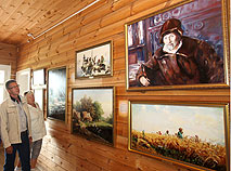 Экспозиция картин художников-передвижников в музее Ильи Репина
