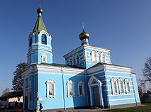 Свято-Покровский храм в Добрушском районе, где хранятся мощи Св. Иоанна Кормянского