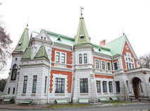 The Kozel-Poklevskikh palace in the village of Krasny Bereg
