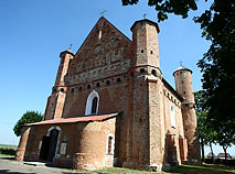 The church-fortress in the village of Synkovichi, a specimen of the 16th century inscribed on the UNESCO World Heritage List Nominations