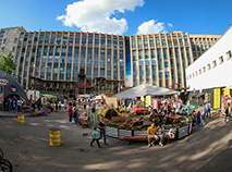 Pesochnitsa [Sandbox] street food market, Minsk
